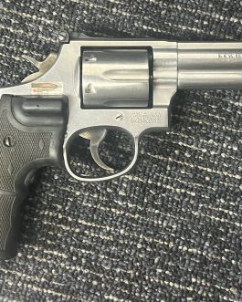 SMITH AND WESSON 686 357 MAG