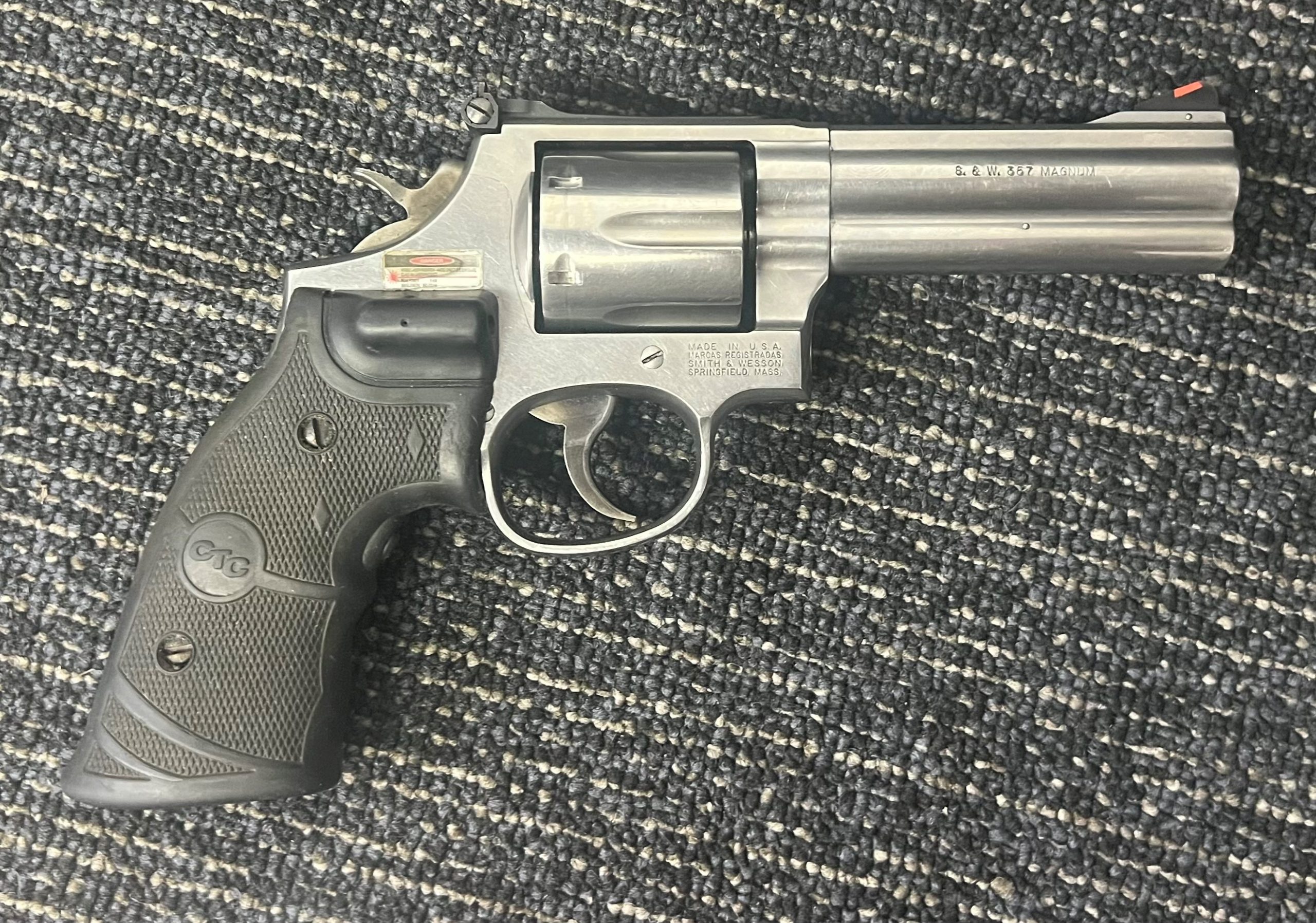 SMITH AND WESSON 686 357 MAG