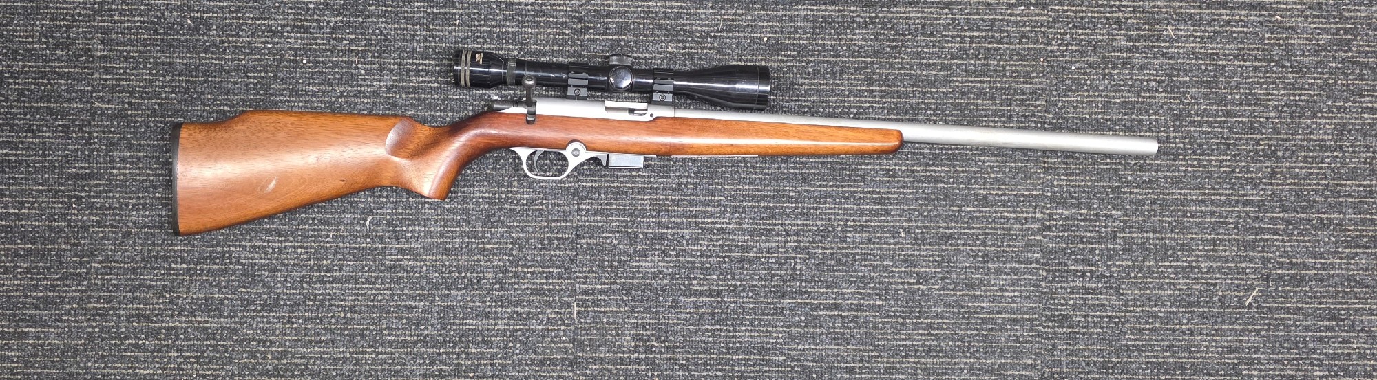 MOSSBERG M817 17 HMR