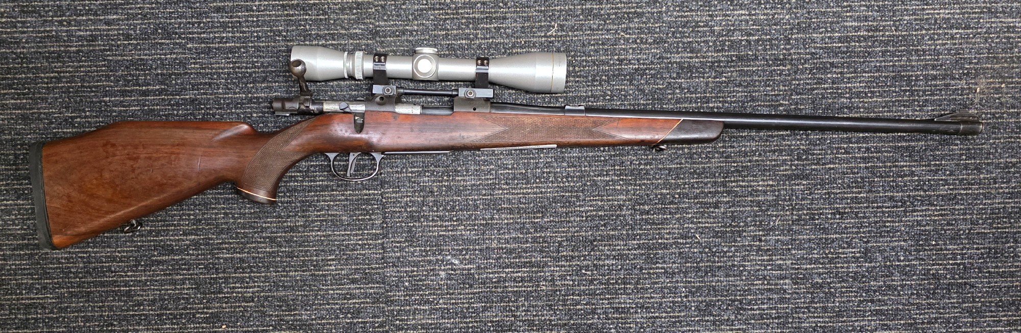 BRNO 601 243WIN WITH A LEUPOLD VX-1 3-9X40